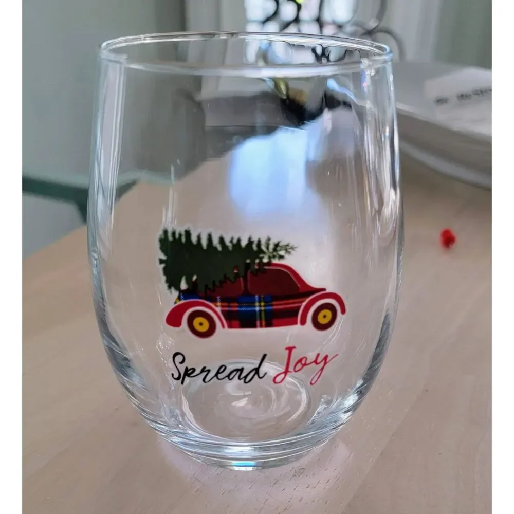 Winterberrie Lane Set of 4 20oz Holiday Festive Christmas Stemless Wine Glasses